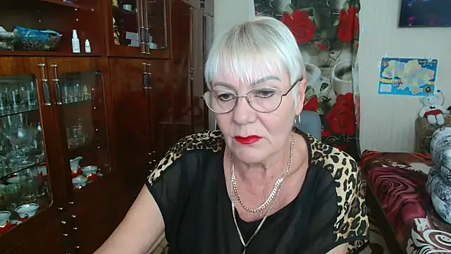 Snapshot of JenaCheim chatting on 10.22.25 JenaCheim online show from 10.22.25