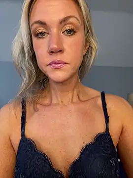 Snapshot of Kay_Cakes chatting on 02.01.25 Kay Cakes online show from 02.01.25