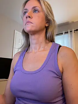 Snapshot of Kay_Cakes chatting on 11.10.25 Kay Cakes online show from 11.10.25