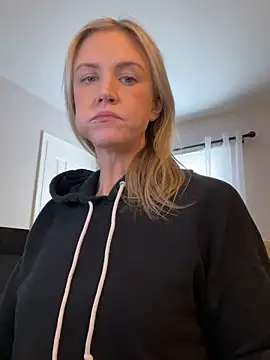 Snapshot of Kay_Cakes chatting on 02.24.26 Kay Cakes online show from 02.24.26