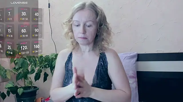 Snapshot of I_AM_MILF chatting on 02.20.26 I AM MILF online show from 02.20.26