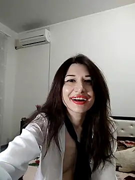 RebeccaNice online show from 03.18.25