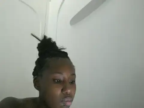 Snapshot of Xochillovemoney2 chatting on 09.09.25 Xochillovemoney2 online show from 09.09.25