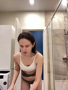 LAUREL HAZEL online show from 02.28.25