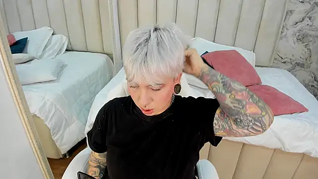 Snapshot of amy_ink chatting on 09.15.25 amy ink online show from 09.15.25