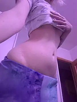 Snapshot of YogisticJuli666 chatting on 10.21.25 YogisticJuli666 online show from 10.21.25