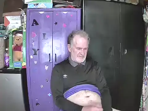 Snapshot of Sweet_Sexy1963 chatting on 12.21.24 Sweet Sexy1963 online show from 12.21.24