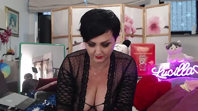 Snapshot of lucillabollente chatting on 09.22.25 lucillabollente online show from 09.22.25