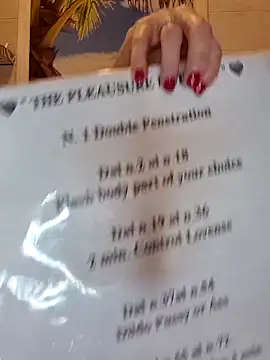 Snapshot of lucillabollente chatting on 11.01.25 lucillabollente online show from 11.01.25