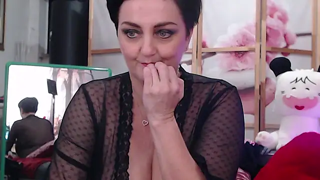 Snapshot of lucillabollente chatting on 11.13.25 lucillabollente online show from 11.13.25