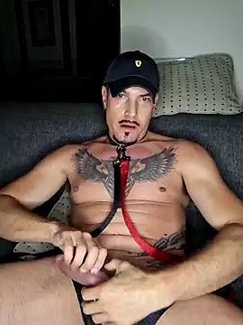 Snapshot of Dv8rBoy666 chatting on 01.16.25 Dv8rBoy666 online show from 01.16.25