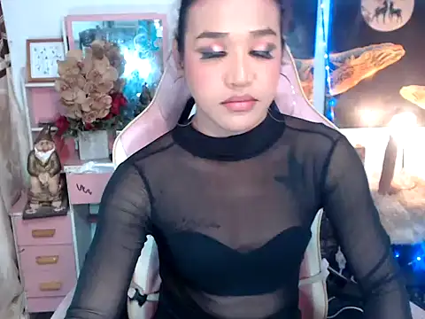 Snapshot of AsianMariaTs chatting on 10.22.25 AsianMariaTs online show from 10.22.25
