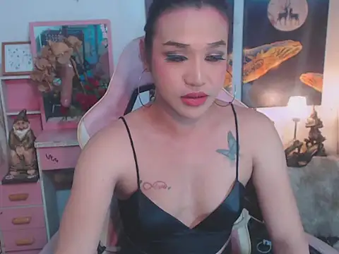 Snapshot of AsianMariaTs chatting on 11.20.25 AsianMariaTs online show from 11.20.25