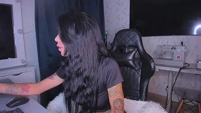 Lisegg  online show from 01.22.25