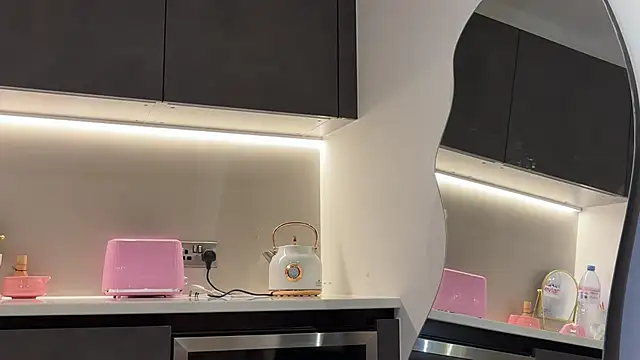 ArabicBarbie online show from 09.14.25