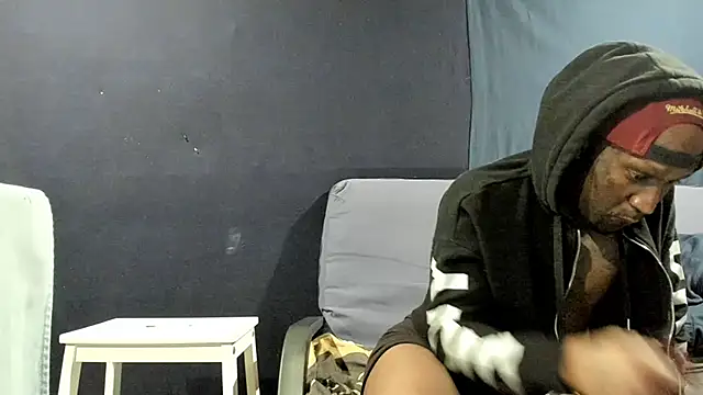 Snapshot of iBreakHeartz chatting on 01.02.25 iBreakHeartz online show from 01.02.25