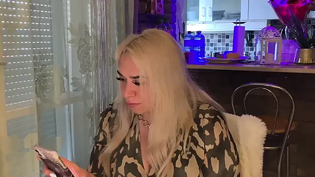 Monageil online show from 03.10.25