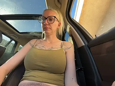 Snapshot of didi-diamond chatting on 02.22.26 didi-diamond online show from 02.22.26