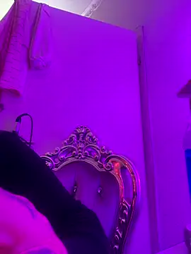  MelinaCurves  online show from 11.28.25