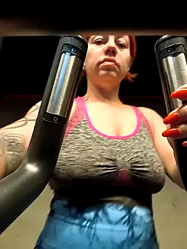 Snapshot of Ella__Kross chatting on 02.15.25 Ella Kross online show from 02.15.25