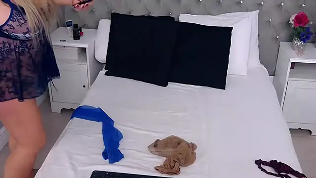 VoluptuousLeona online show from 03.19.25