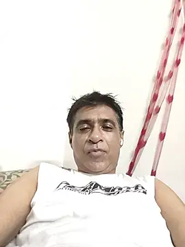 Snapshot of iamkahn_44 chatting on 05.21.26 iamkahn 44 online show from 05.21.26