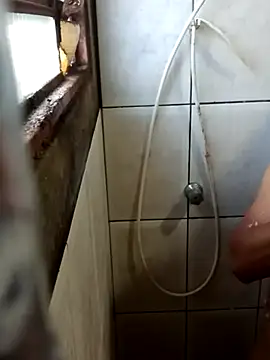 Snapshot of garoto1997 chatting on 10.25.25 garoto1997 online show from 10.25.25