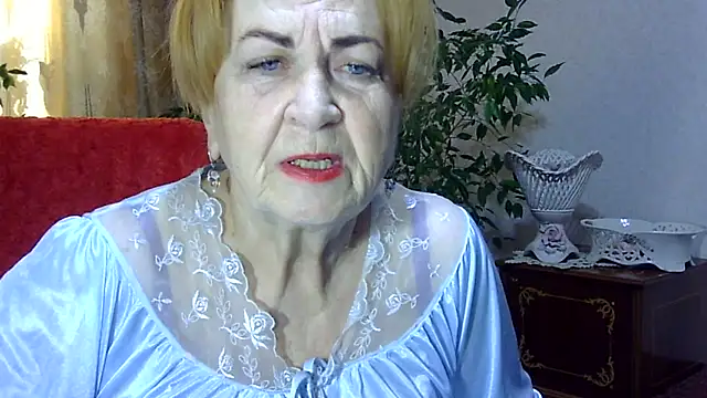 Emma52610 online show from 12.21.24