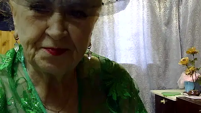 Emma52610 online show from 09.17.25