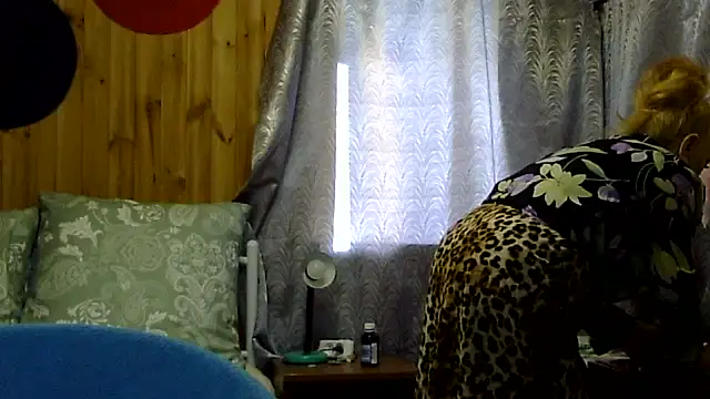 Emma52610 online show from 09.26.25