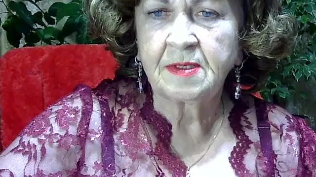 Emma52610 online show from 11.25.25