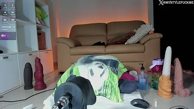 Th3Qu33n0fBigg3st online show from 01.09.25