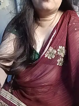 Snapshot of naughtymadam chatting on 07.04.26 naughtymadam online show from 07.04.26