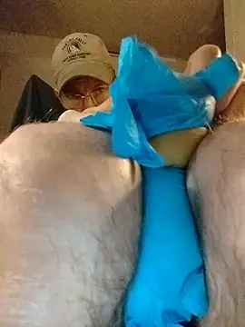 Snapshot of ROBERT0516 chatting on 10.27.25 ROBERT0516 online show from 10.27.25