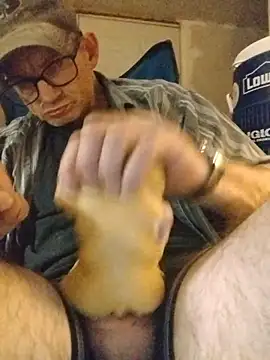 Snapshot of ROBERT0516 chatting on 10.28.25 ROBERT0516 online show from 10.28.25