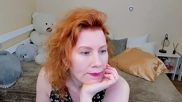 Snapshot of FoxySophia chatting on 01.20.25 FoxySophia online show from 01.20.25