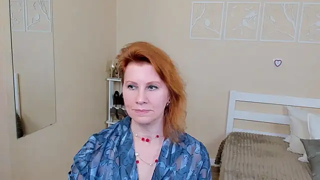 Snapshot of FoxySophia chatting on 01.27.25 FoxySophia online show from 01.27.25