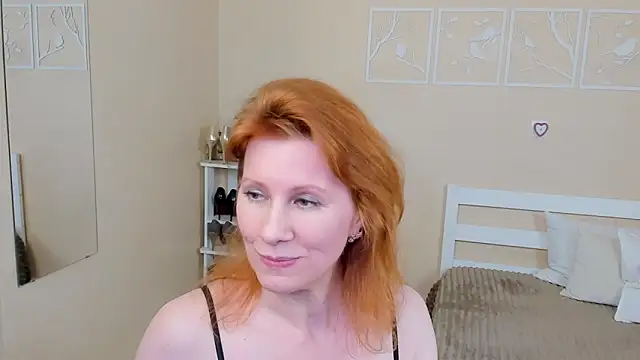 Snapshot of FoxySophia chatting on 02.06.25 FoxySophia online show from 02.06.25