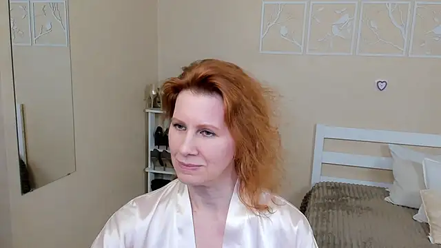 Snapshot of FoxySophia chatting on 02.08.25 FoxySophia online show from 02.08.25
