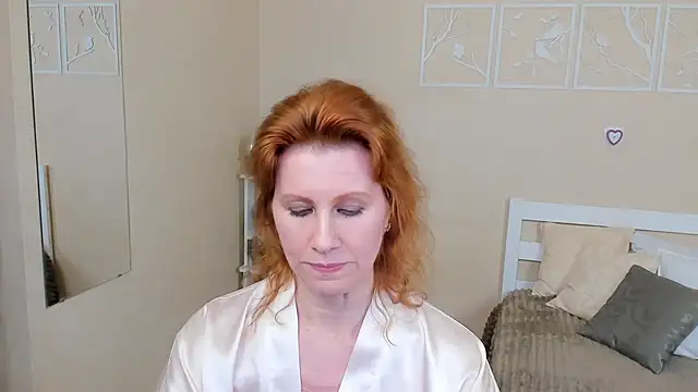 Snapshot of FoxySophia chatting on 02.08.25 FoxySophia online show from 02.08.25