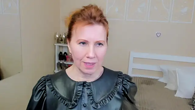 Snapshot of FoxySophia chatting on 03.04.25 FoxySophia online show from 03.04.25