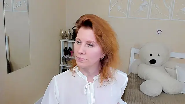 Snapshot of FoxySophia chatting on 03.06.25 FoxySophia online show from 03.06.25