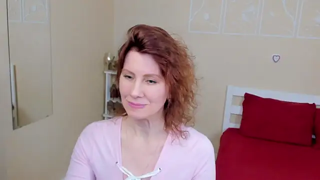 Snapshot of FoxySophia chatting on 03.22.25 FoxySophia online show from 03.22.25