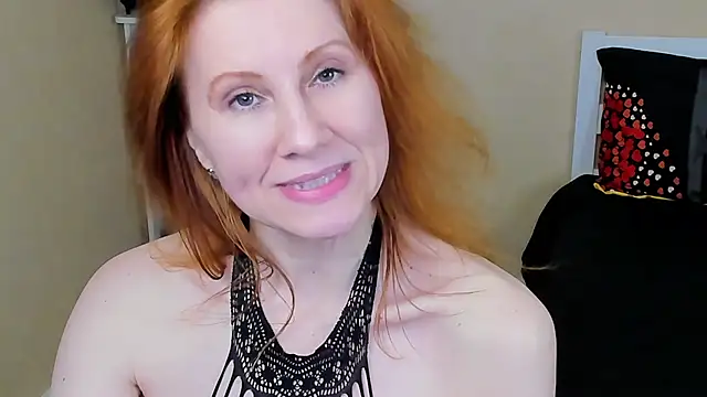 Snapshot of FoxySophia chatting on 01.16.26 FoxySophia online show from 01.16.26
