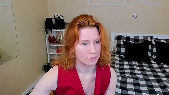 Snapshot of FoxySophia chatting on 02.05.26 FoxySophia online show from 02.05.26