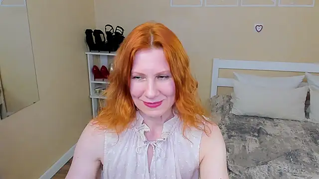 Snapshot of FoxySophia chatting on 02.20.26 FoxySophia online show from 02.20.26