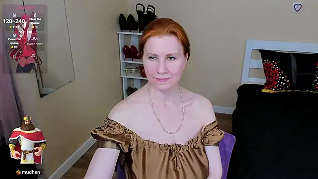 Snapshot of FoxySophia chatting on 04.06.26 FoxySophia online show from 04.06.26