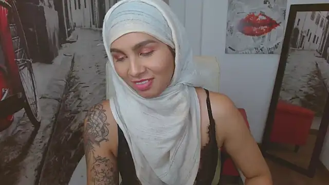 Snapshot of Shay__lee chatting on 02.11.25 Shay lee online show from 02.11.25