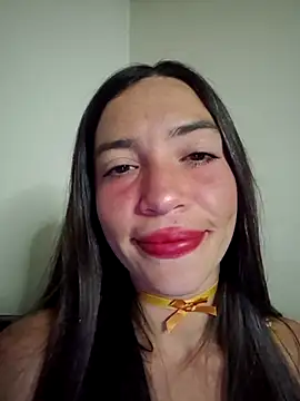 Snapshot of loveuu-bae chatting on 10.31.25 loveuu-bae online show from 10.31.25