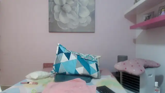 CindyCrawford online show from 12.19.25